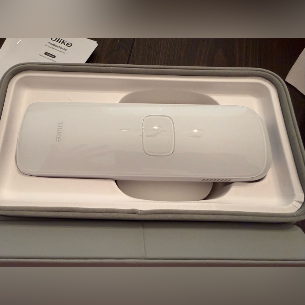 Ulike sapphire Air 3 IPL hair removal in white